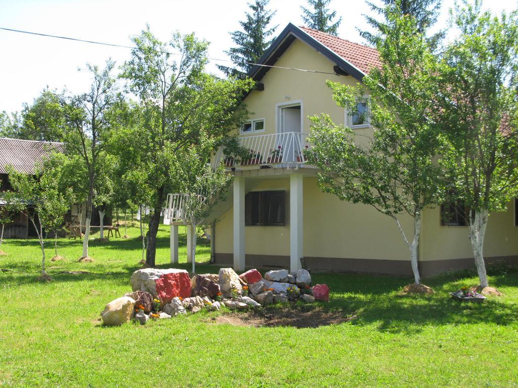 Apartments Eco Forest Resort Rakovica Exterior foto